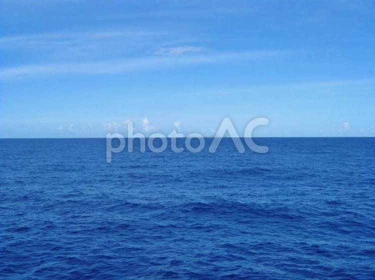 水平線に見える小笠原諸島 世界遺産,世界自然遺産,小笠原諸島の写真素材
