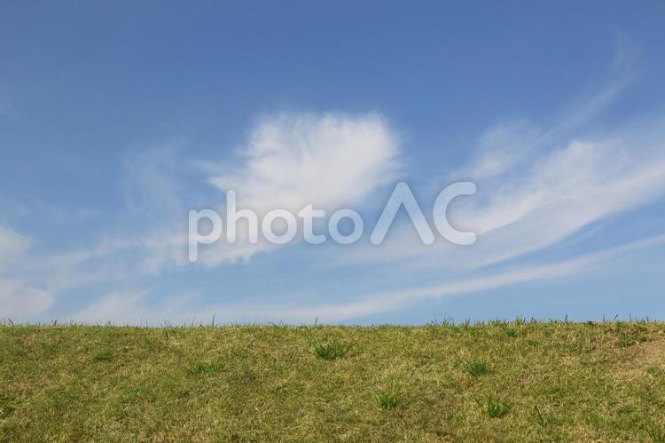 青空と雲と土と 空,春,秋の写真素材