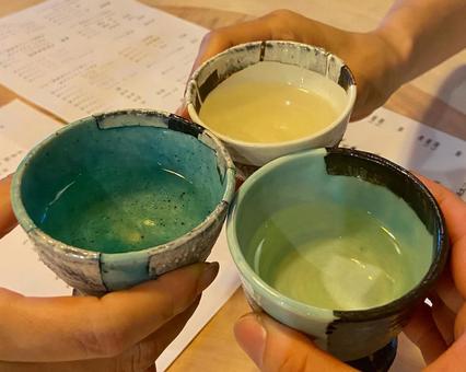 女子会の日本酒で乾杯シーン 乾杯,女子会,飲み会の写真素材