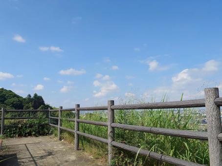 山の上の展望台1 山の上の展望台1 展望台,絶景スポット,青空の写真素材