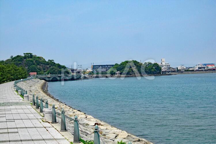 美しい曲線を描く海沿いの遊歩道 海,海岸,遊歩道の写真素材