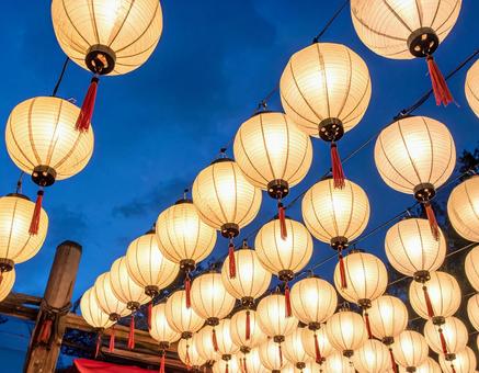 夜に灯る日本のお祭り 夜に灯る日本のお祭りの写真