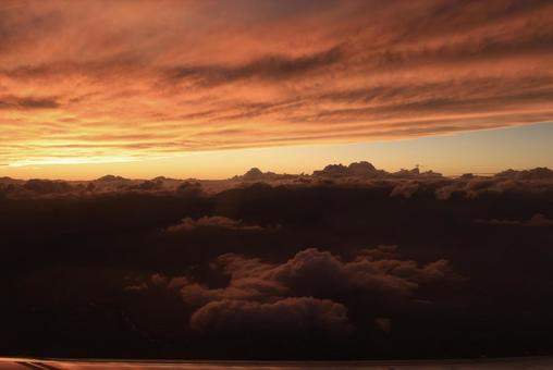 機内撮影 空撮,夕暮れ,幻想の写真素材