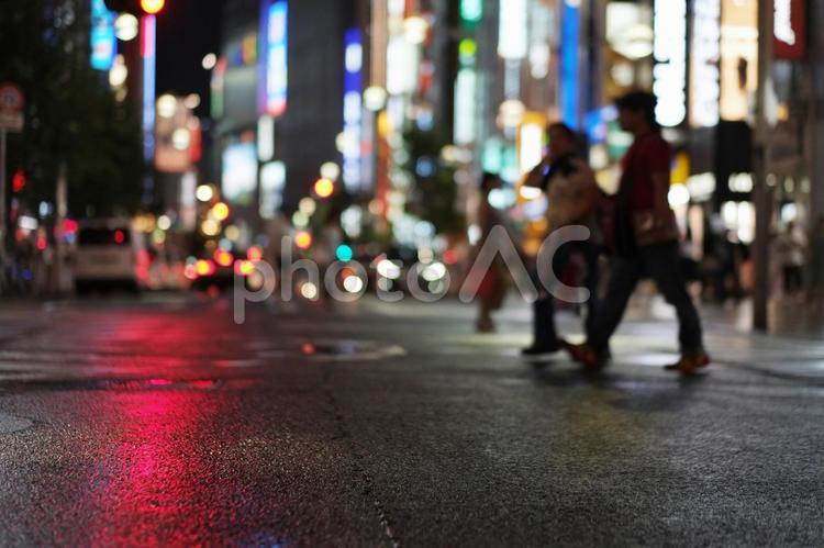 雨上がりの夜 雨,夜,繁華街の写真素材
