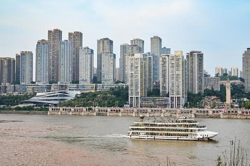 重慶の街並みと長江の眺め  重慶,長江,都市の写真素材