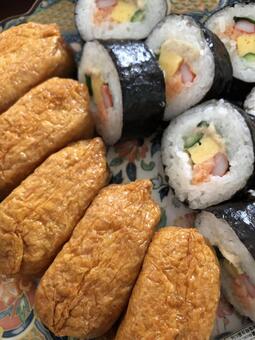 いなり寿司と太巻き いなり寿司,太巻き,おいなりさんの写真素材