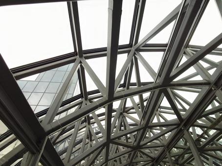 鉄骨の空 鉄骨の空の写真
