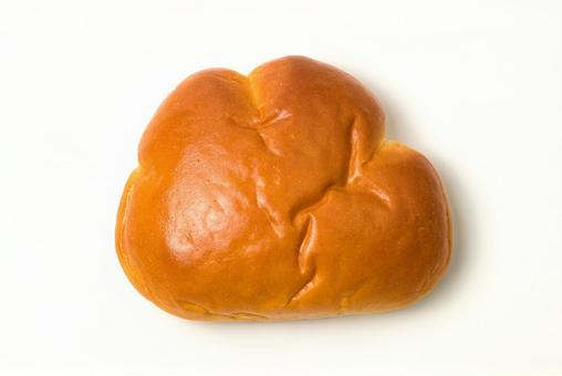 美味しそうに焼きあがったパン 美味しそうに焼きあがったパン 食べ物,食材,食品の写真素材