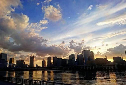 川と夕景 川と夕景の写真