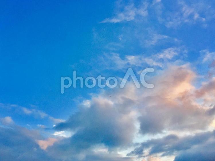 秋の夕暮れ 空,自然,晴れの写真素材