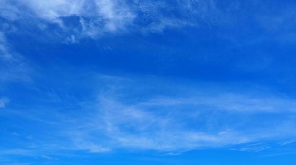 秋の空・太陽&青空&すじ雲 秋の空・太陽&青空&すじ雲の写真