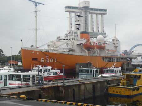 南極観測船ふじ 南極観測船ふじ,南極観測船,ふじの写真素材