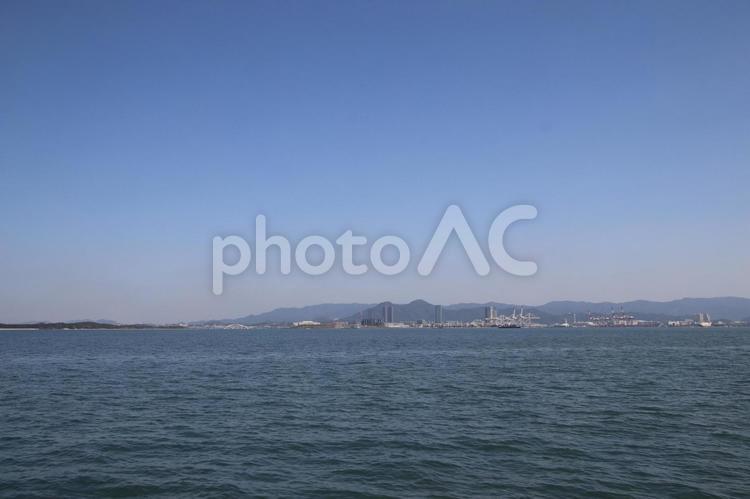 福岡市の博多湾から見た福岡都市風景 福岡市,都市風景,博多湾の写真素材