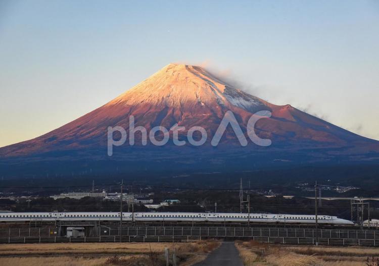 新幹線と夕焼けに染まる富士山 富士山,山,世界遺産の写真素材