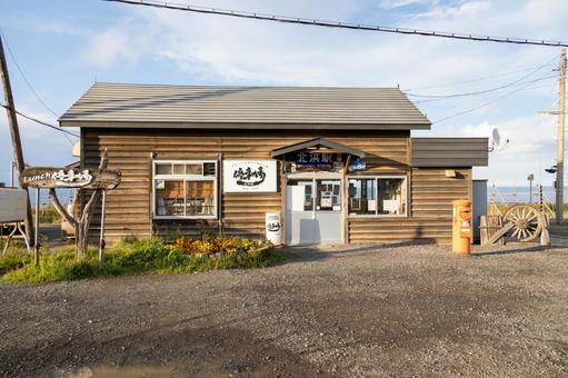 JR釧網本線のレトロな駅舎北浜駅 鉄道,駅舎,jr釧網本線の写真素材