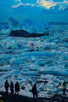 氷河湖と人々 氷河湖と人々 氷河湖,氷,アイスランドの写真素材