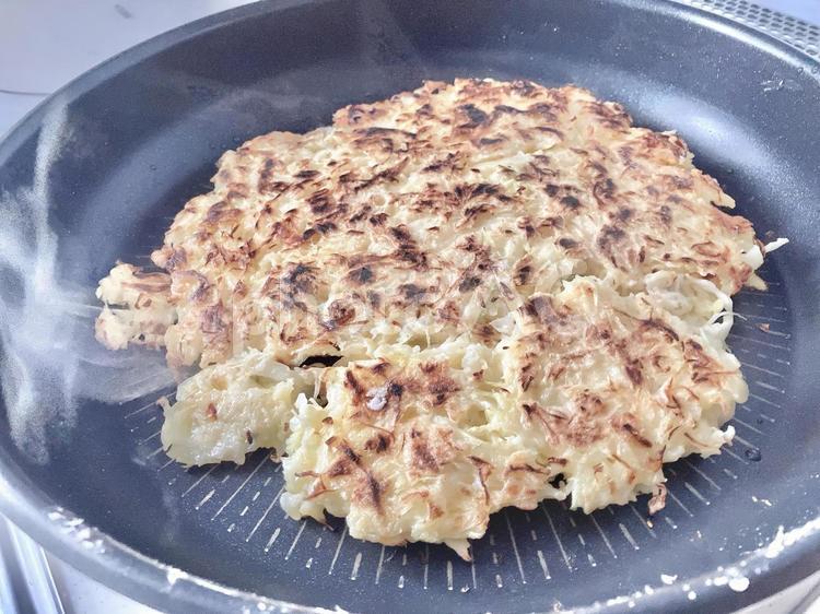 お好み焼きの焼き色 お好み焼き,粉もの,粉もんの写真素材