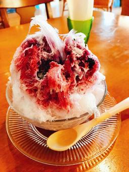 ラズベリーかき氷 かき氷,ラズベリー,紫の写真素材