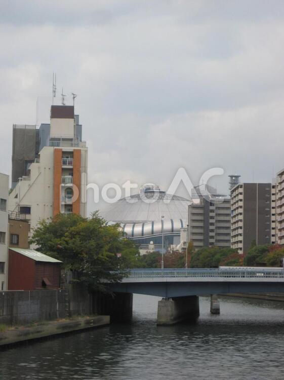 川　ドーム 京セラドーム,川,橋の写真素材