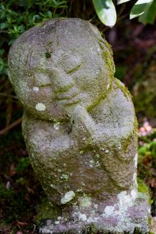 お地蔵さん お地蔵さん 地蔵,苔,和風の写真素材