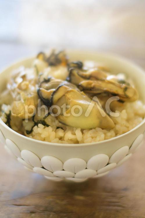 牡蠣の炊き込みごはん 炊き込みごはん,牡蛎,海苔の写真素材
