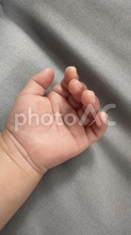 産まれて1ヶ月のおてて 手,赤ちゃん,新生児の写真素材