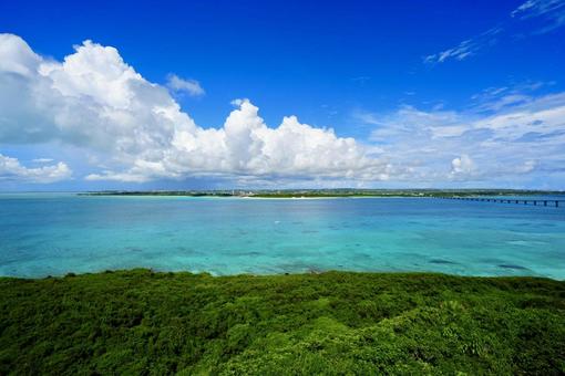 竜宮城展望台から望む宮古島の絶景 竜宮城展望台から望む宮古島の絶景 竜宮城展望台,宮古島,沖縄の写真素材