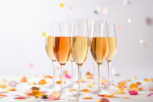 華やかなパーティーのシャンパン 華やかなパーティーのシャンパンの写真