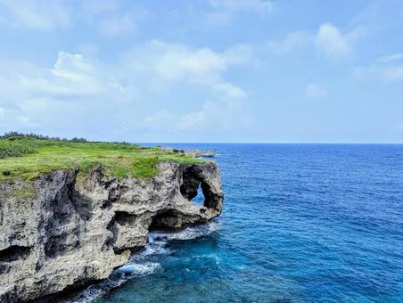 万座毛の岸壁 万座毛の岸壁 海,崖,岩の写真素材