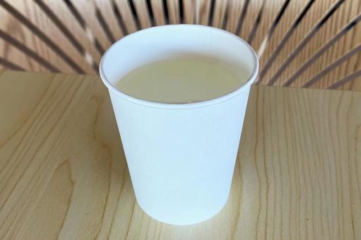 コップの水 水,透明,冷たいの写真素材