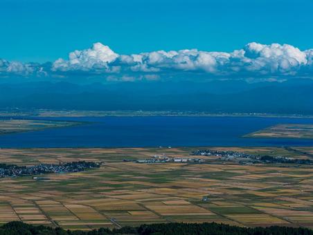 寒風山（八郎潟） 寒風山,八郎潟,男鹿半島の写真素材