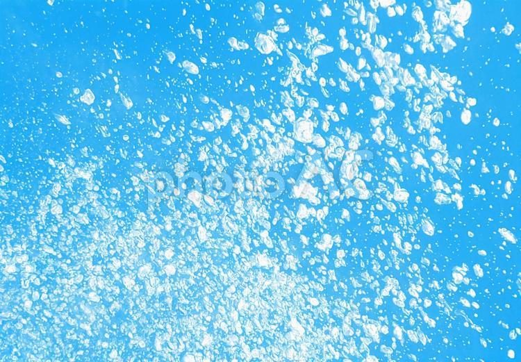 気分爽快フレッシュ炭酸湧き水無料画像 泡,夏休み,水遊びの写真素材