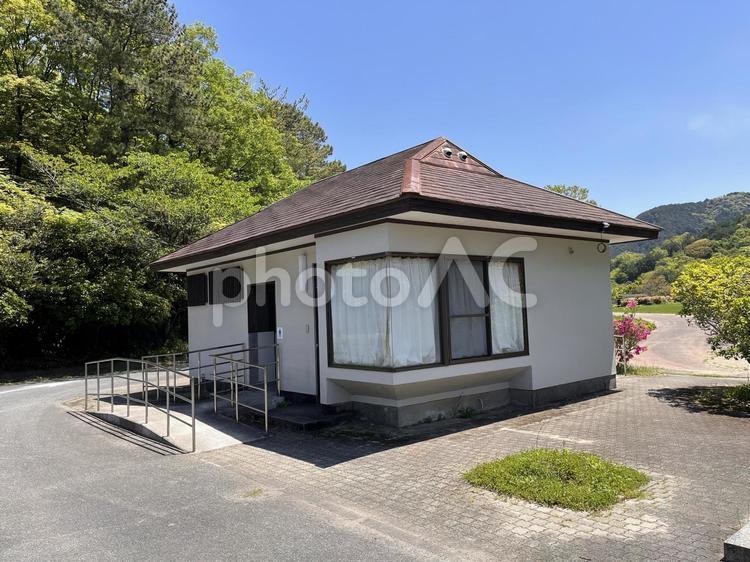 公衆トイレ トイレ,公衆トイレ,小屋の写真素材