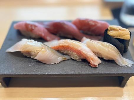 艶めく握り、至高の六貫 艶めく握り、至高の六貫 鮨,寿司,握りの写真素材