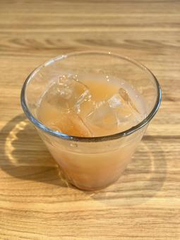 グレープフルーツジュースの写真