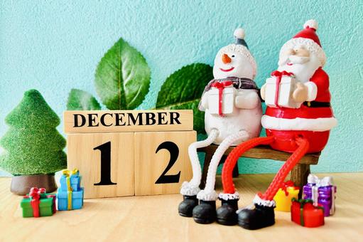 12月のイメージとサンタと雪だるま 12月,イメージ,背景の写真素材