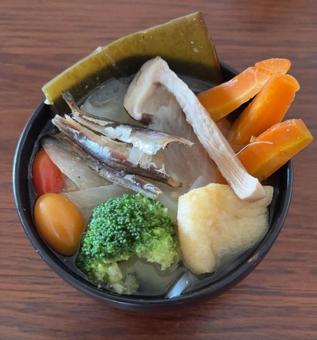 Photo, a lot of miso soup, ingredients for miso soup, ginseng, 
