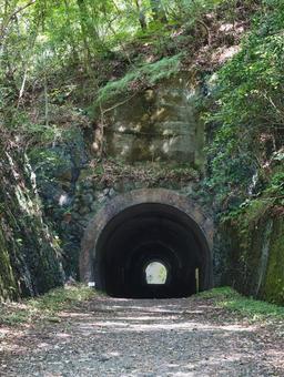 廃線のトンネル 廃線,トンネル,ハイキングコースの写真素材