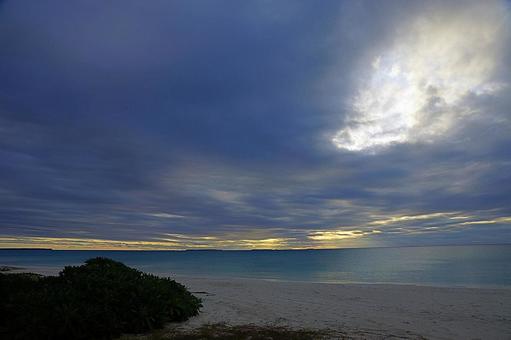 ニューカレドニア399 ウヴェア島 夕景 ニューカレドニア399 ウヴェア島 夕景の写真