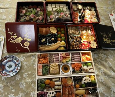 おせち料理の食卓 おせち料理の食卓の写真