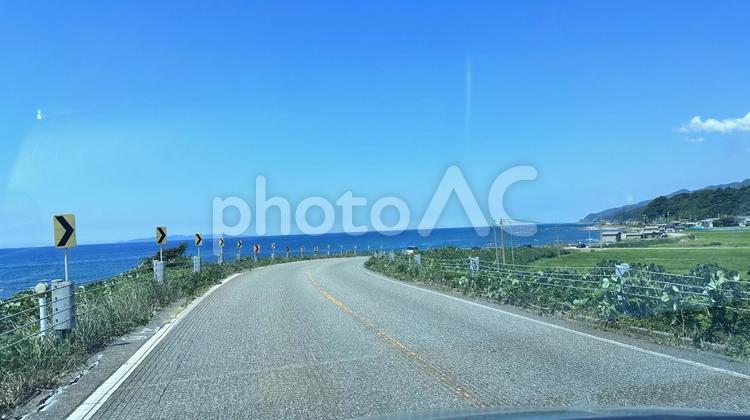 新潟県の海沿い道路 海沿い,道路,道の写真素材
