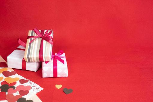 バレンタインデザイン　箱・ハートの写真