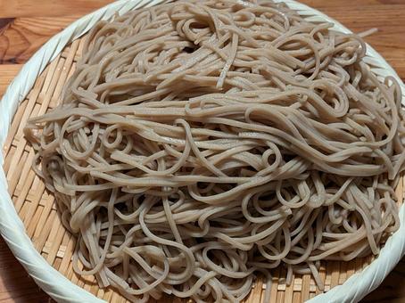自宅で茹でたざるそば大盛 自宅で茹でたざるそば大盛 そば,蕎麦,ざるそばの写真素材