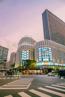 【大阪】阪急大阪梅田駅周辺の街並み 駅,大阪,大阪駅の写真素材