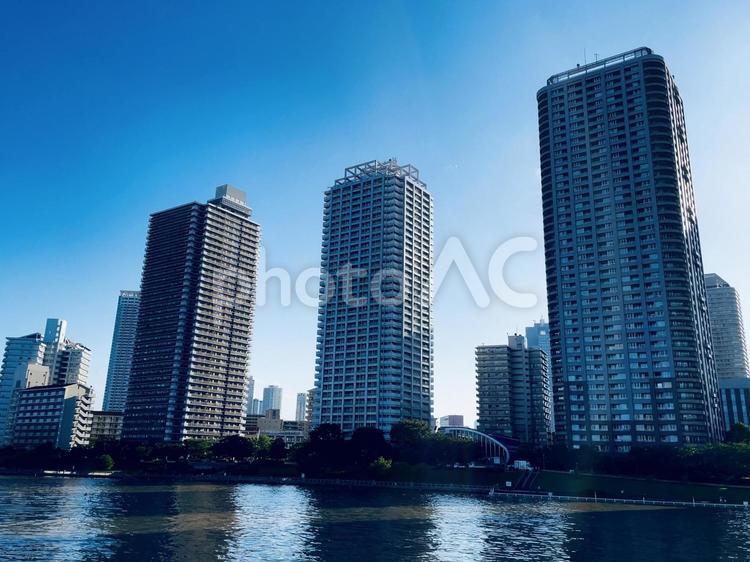 タワーマンションのある都市風景 タワーマンション,街並み,風景の写真素材