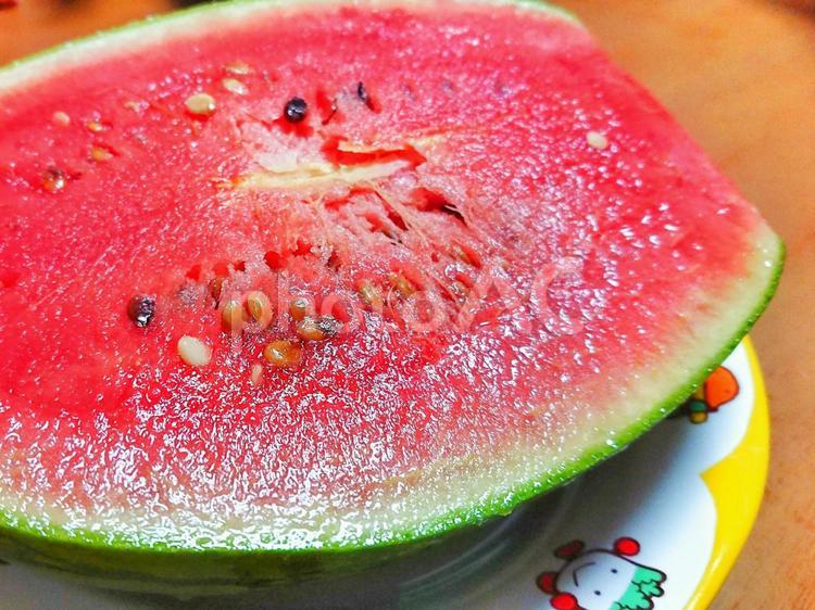 みずみずしいスイカ スイカ,果物,夏の写真素材