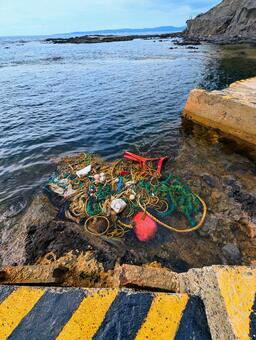 環境破壊！海に漂着した海洋ゴミ 大量のゴミ,日本海,漂着の写真素材