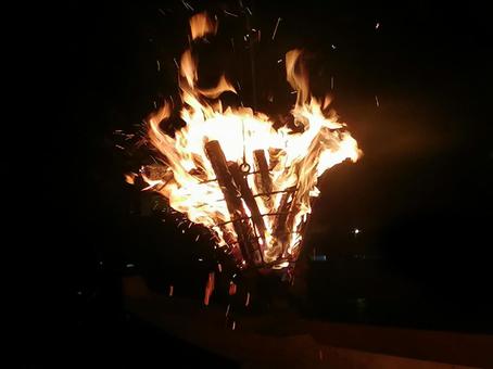 Bonfire on the cormorant fishing boat 2, JPG Bonfire on the cormorant fishing boat 2, JPG