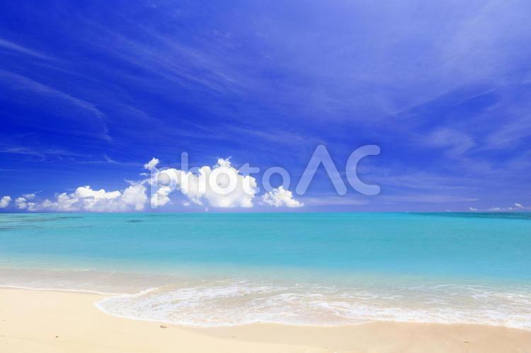 沖縄の美しいビーチ ビーチ,海,波の写真素材