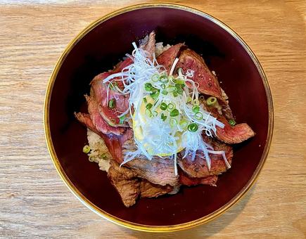 ローストビーフ丼 ローストビーフ,ランチ,丼の写真素材